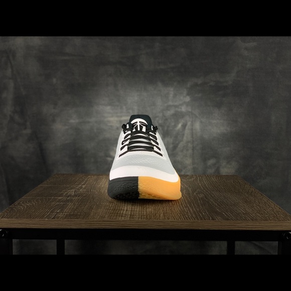 SOLD - NEW Mamba Focus (Kobe) - Size 14 - Picture 2 of 8